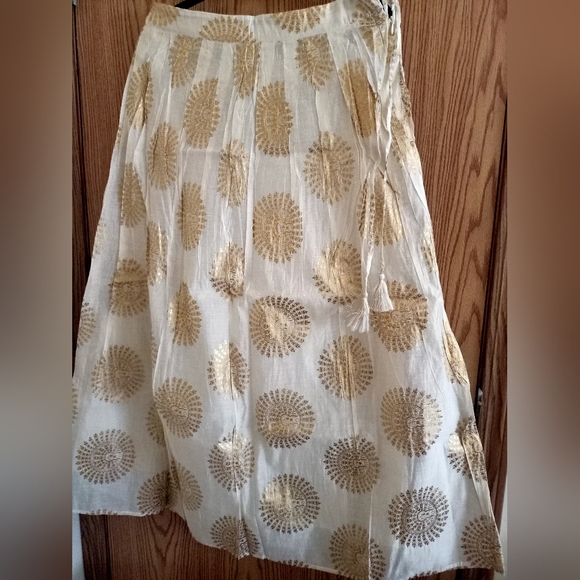 Golden foil design Skirt - Picture 1 of 3